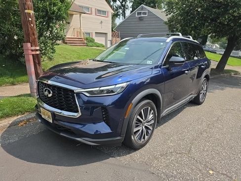 Used 2023 INFINITI QX60 Sensory w/ Cargo Package AWD/4WD image 2
