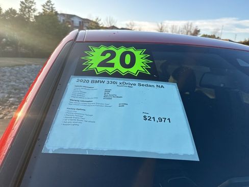 Used 2020 BMW 330i xDrive Sedan w/ Premium Package image 18