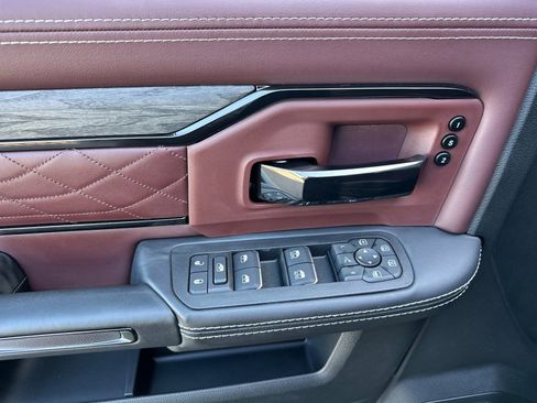 New 2025 RAM 3500 Limited AWD/4WD image 10