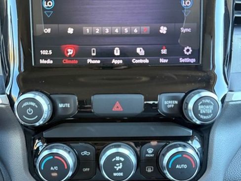 Used 2020 RAM 1500 Big Horn AWD/4WD image 17