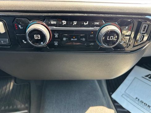 Used 2025 Chevrolet Silverado 1500 LT AWD/4WD image 20