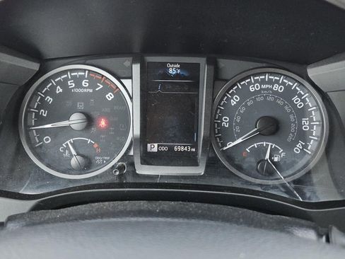 Used 2021 Toyota Tacoma TRD Off-Road image 22