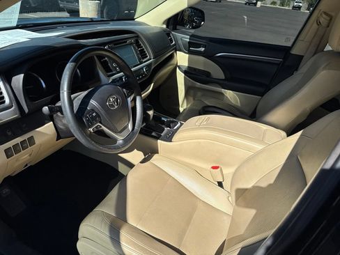 Used 2015 Toyota Highlander Limited AWD/4WD image 11