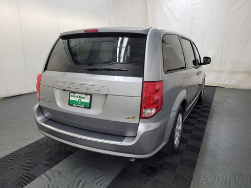 Used 2018 Dodge Grand Caravan SE FWD image 9