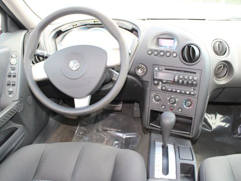 Used 2004 Pontiac Grand Prix GT w/ Drivers Package image 13