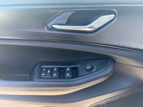 Used 2025 Jeep Grand Cherokee Laredo X w/ Luxury Tech Group I AWD/4WD image 18