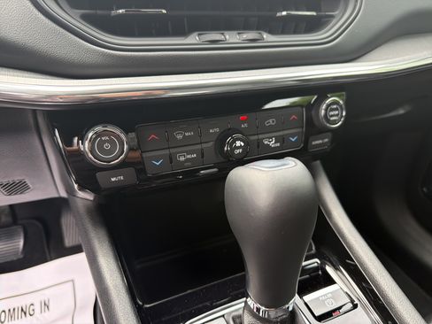 Certified 2023 Jeep Compass High Altitude AWD/4WD image 19