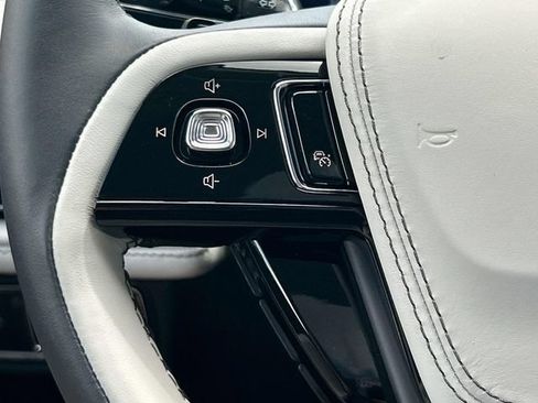 New 2027 Lincoln Aviator AWD image 28