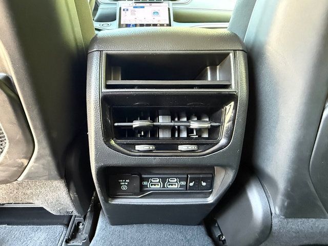 Used 2023 Jeep Grand Cherokee Limited AWD/4WD image 17