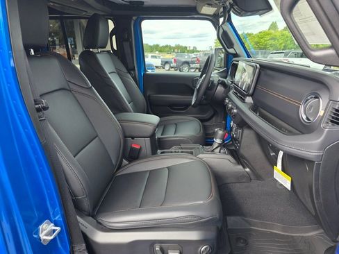 New 2025 Jeep Gladiator Sport image 21