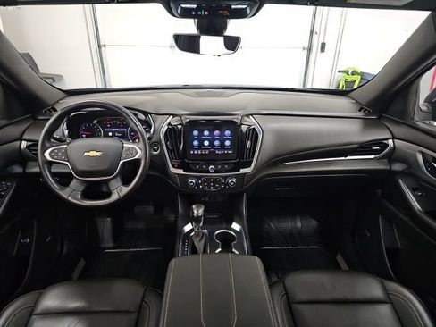 Used 2022 Chevrolet Traverse LT w/ LT Premium Package AWD/4WD image 32