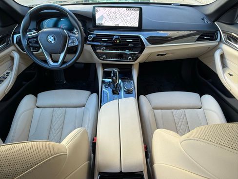 Certified 2023 BMW 530e 530e iPerformance w/ Convenience Package image 29