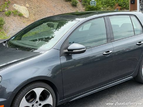 Used 2011 Volkswagen Golf 4-Door FWD image 33