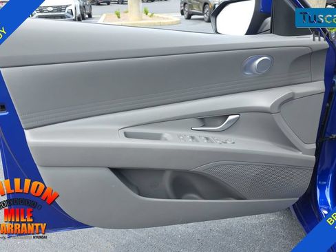 Used 2024 Hyundai Elantra SEL FWD image 12
