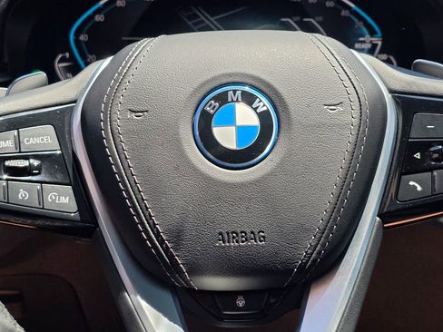 Used 2023 BMW 530e w/ Premium Package RWD image 33