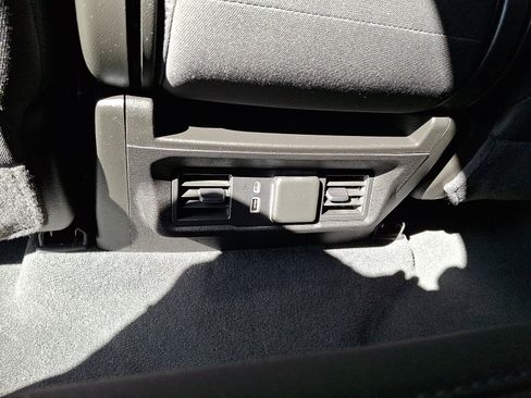 Used 2024 GMC Sierra 1500 Elevation image 11