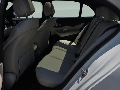 Used 2023 Mercedes-Benz E 350 Sedan image 11