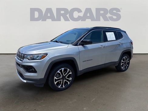 Used 2023 Jeep Compass Limited AWD/4WD image 3