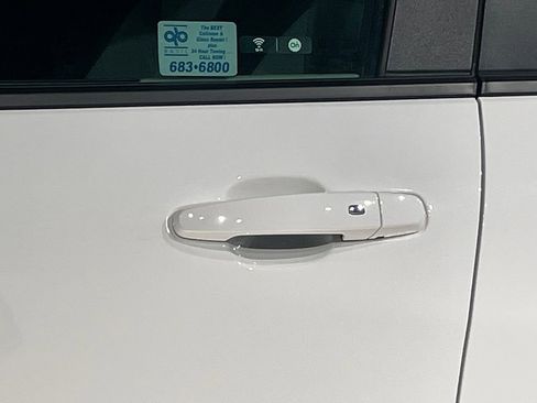 Used 2024 Chevrolet Equinox LS image 16