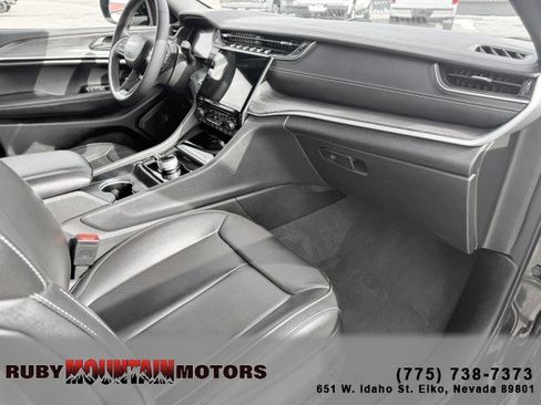 Used 2024 Jeep Grand Cherokee L Limited w/ Luxury Tech Group II image 27