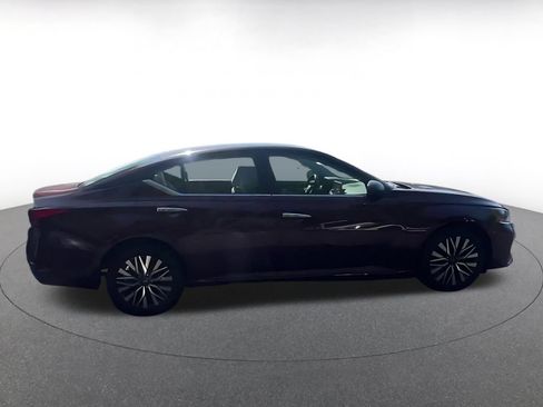 Used 2025 Nissan Altima 2.5 SV FWD image 16