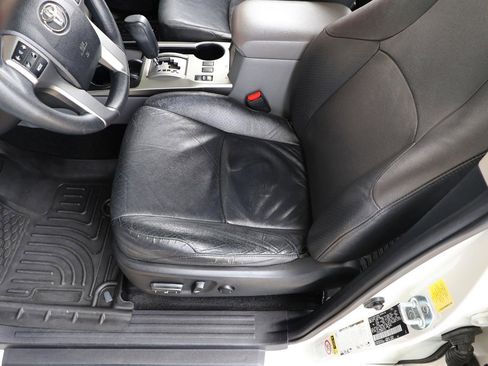 Used 2011 Toyota 4Runner SR5 w/ Convenience Pkg image 41