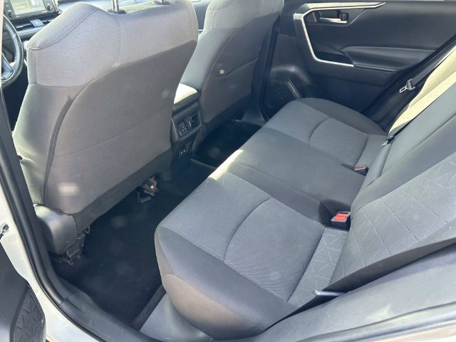 Used 2022 Toyota RAV4 XLE AWD/4WD image 19