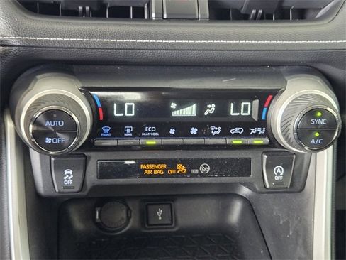 Used 2021 Toyota RAV4 XLE image 18