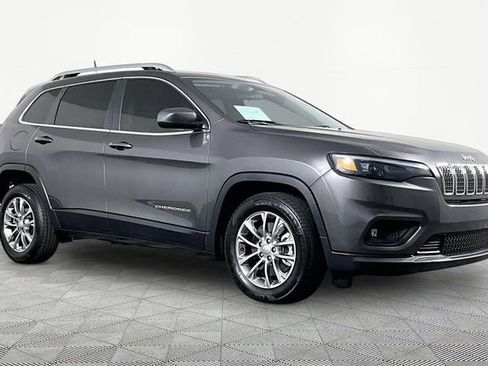 Used 2019 Jeep Cherokee Latitude Plus FWD image 3