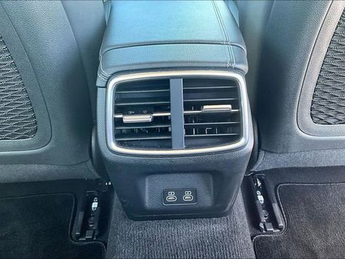 Used 2025 Genesis G70 2.5T RWD image 11