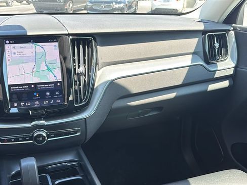 Certified 2023 Volvo XC60 B5 Core w/ Climate Package AWD/4WD image 8