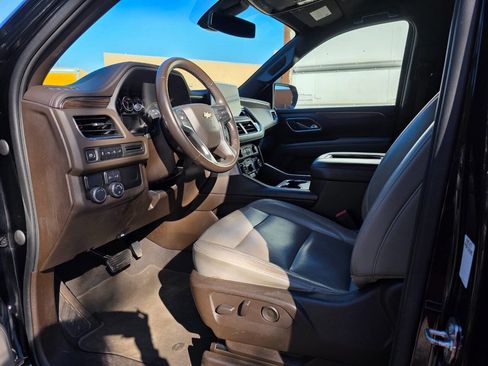 Used 2021 Chevrolet Suburban LT image 12