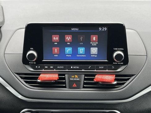 Certified 2024 Nissan Altima 2.5 S FWD image 3