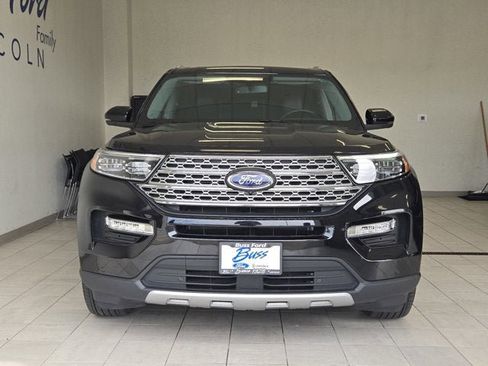 Used 2023 Ford Explorer Limited w/ Equipment Group 301A AWD/4WD image 2