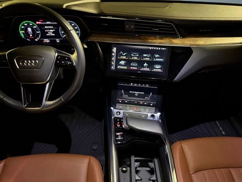 Used 2022 Audi e-tron Premium image 16