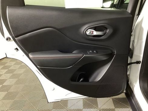 Used 2023 Jeep Cherokee Trailhawk image 32