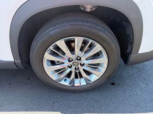 Used 2024 Toyota Grand Highlander AWD image 18