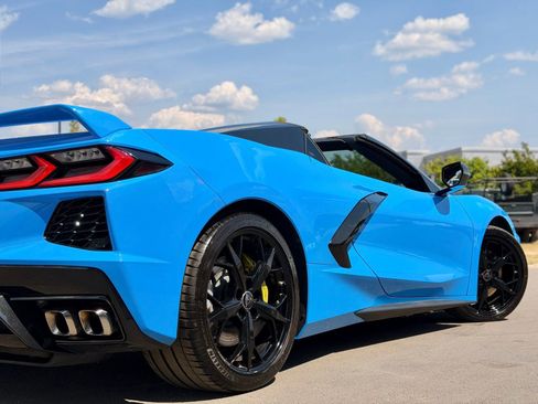 Used 2021 Chevrolet Corvette Stingray Premium Conv w/ Z51 Performance Package RWD image 8