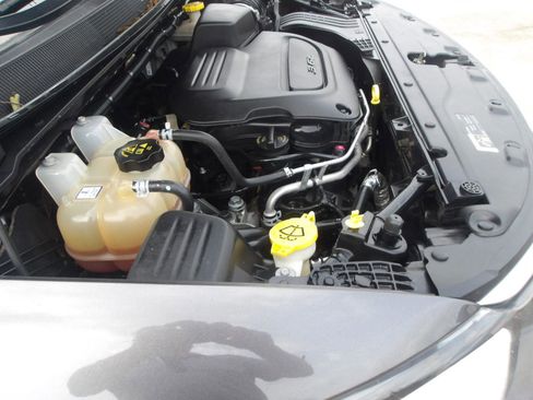 Used 2020 Chrysler Voyager Lxi image 24