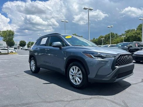 Used 2022 Toyota Corolla Cross LE FWD image 4