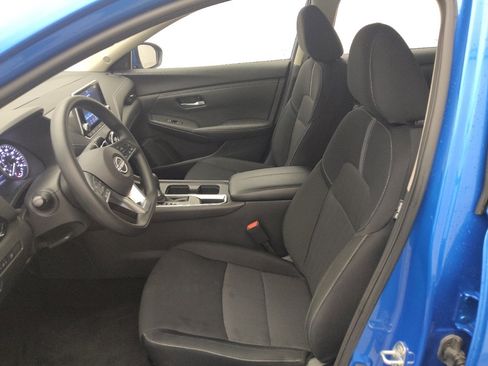 Used 2025 Nissan Sentra SV FWD image 17