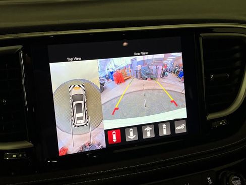 New 2026 Chrysler Pacifica Select image 22