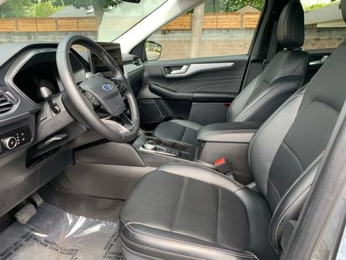 Certified 2025 Ford Escape Platinum AWD/4WD image 14