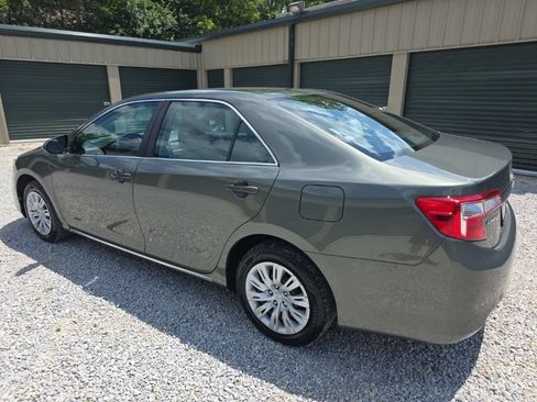 Used 2012 Toyota Camry LE FWD image 4
