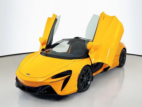 New 2026 McLaren Artura Spider RWD image 3