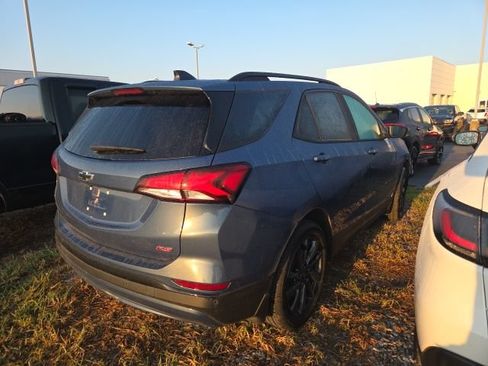 Used 2024 Chevrolet Equinox RS FWD image 3
