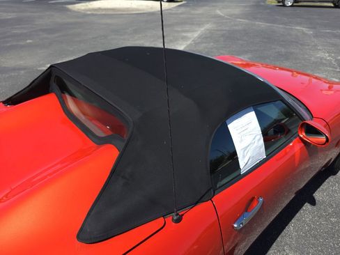 Used 2008 Pontiac Solstice Convertible w/ Premium Package image 11