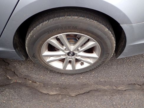 Used 2015 Hyundai Sonata SE image 23