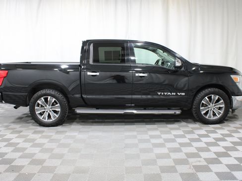 Used 2018 Nissan Titan SL RWD image 29