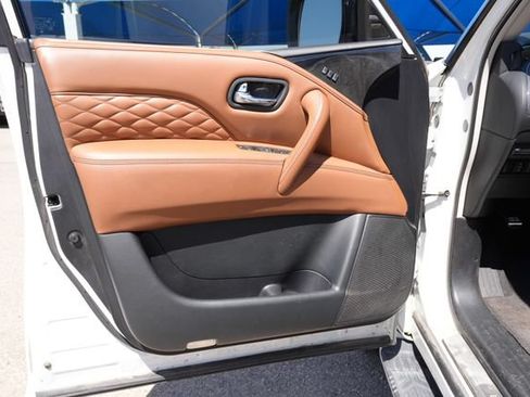 Used 2018 INFINITI QX80 4WD w/ Deluxe Technology Package image 12